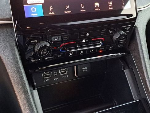 New 2025 Jeep Grand Cherokee Limited image 14