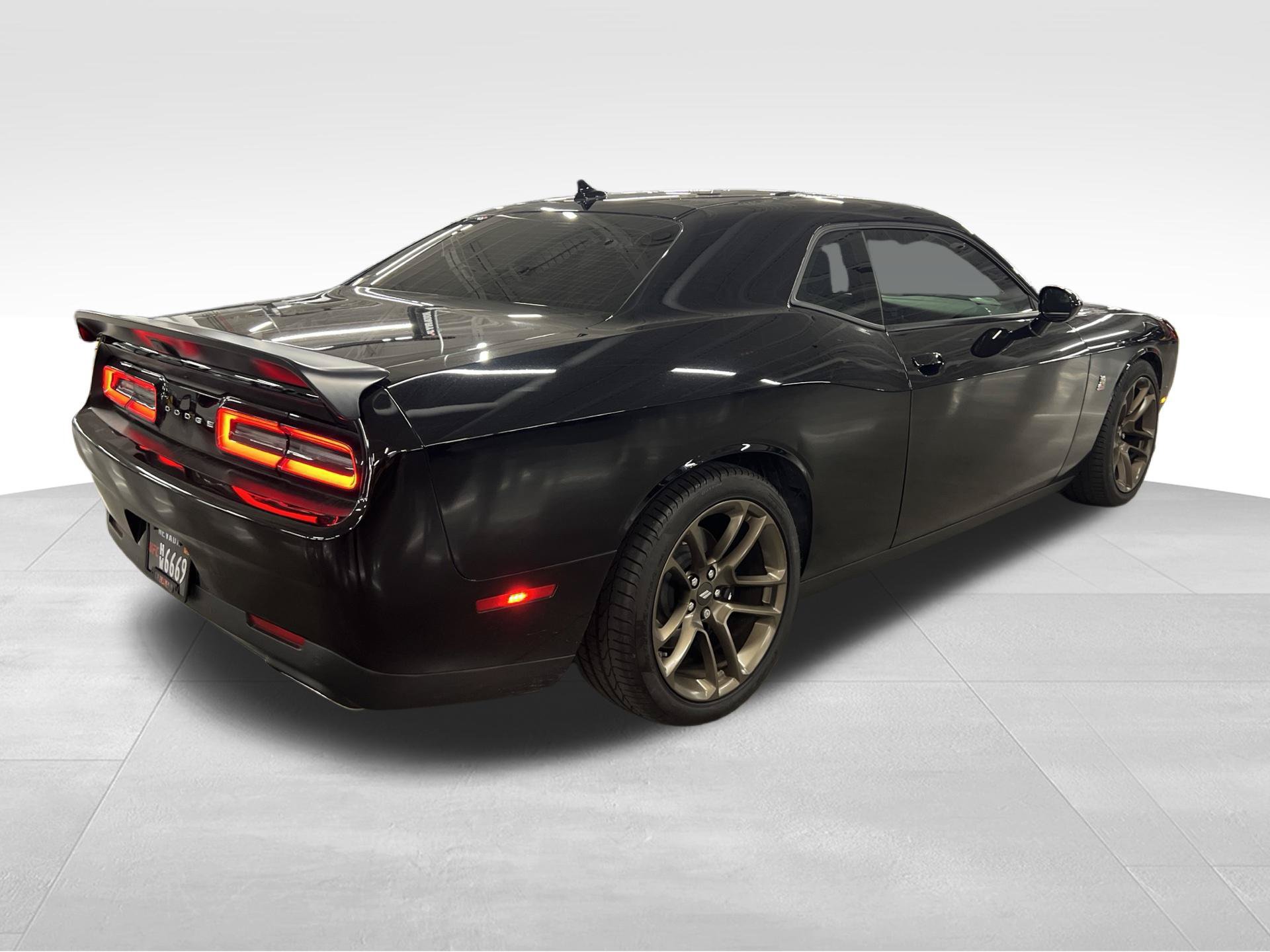 Used 2022 Dodge Challenger R/T Scat Pack w/ Dynamics Package RWD image 5