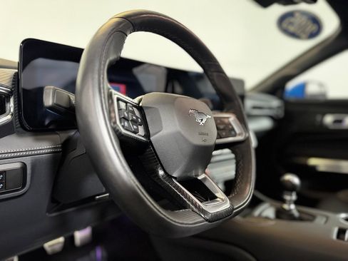 Used 2025 Ford Mustang GT Premium image 13