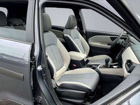 Used 2025 Subaru Forester Premium AWD/4WD image 27