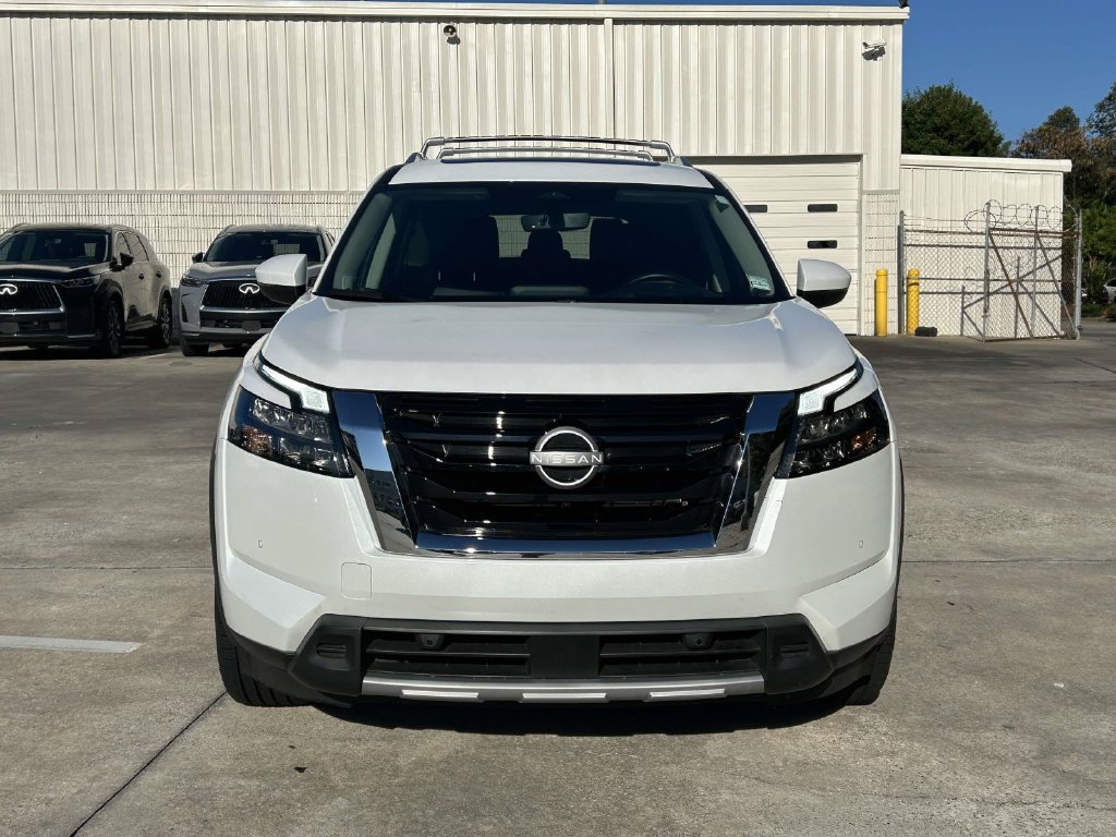 Used 2025 Nissan Pathfinder Platinum w/ Cargo Package FWD image 5