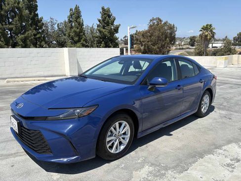 Used 2025 Toyota Camry LE FWD image 3