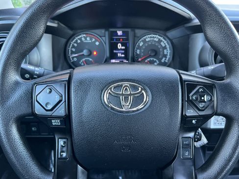 Used 2022 Toyota Tacoma SR image 21