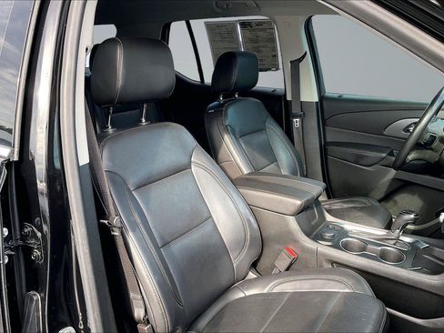 Used 2020 Chevrolet Traverse Premier FWD image 8