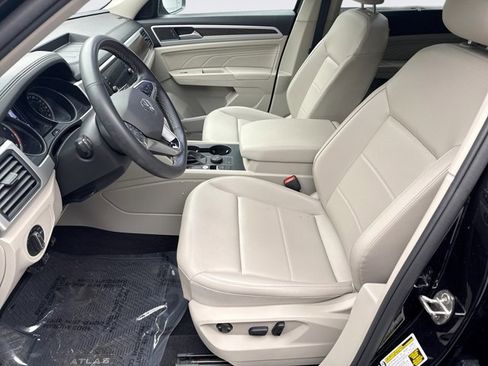 Used 2021 Volkswagen Atlas SE image 11