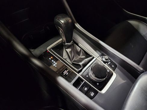 Used 2021 MAZDA MAZDA3 s image 39