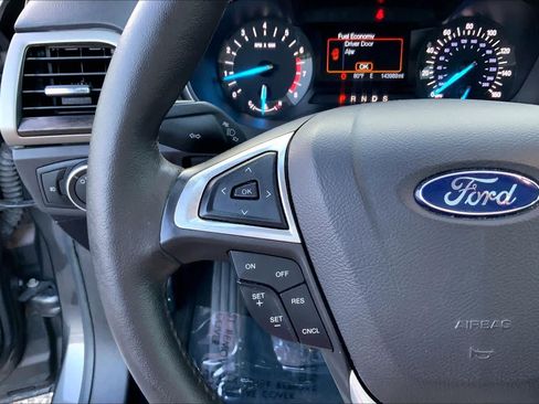 Used 2016 Ford Fusion SE w/ Equipment Group 202A FWD image 21