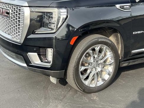 Used 2022 GMC Yukon XL Denali AWD/4WD image 9