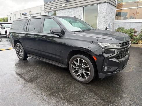 Used 2021 Chevrolet Suburban RST w/ Luxury Package AWD/4WD image 2