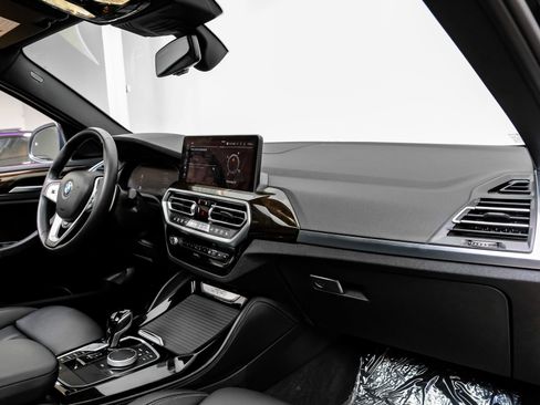 Used 2024 BMW X4 xDrive30i w/ Parking Assistance Package image 16