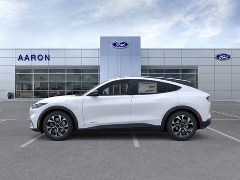 Used 2025 Ford Mustang Mach-E Select image 4