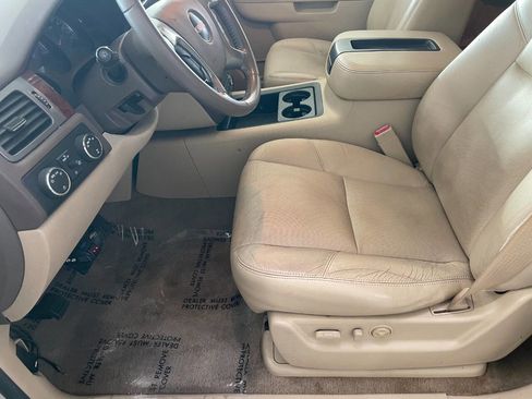 Used 2010 GMC Yukon XL SLT image 17