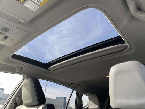 Used 2017 Toyota RAV4 Limited image 9