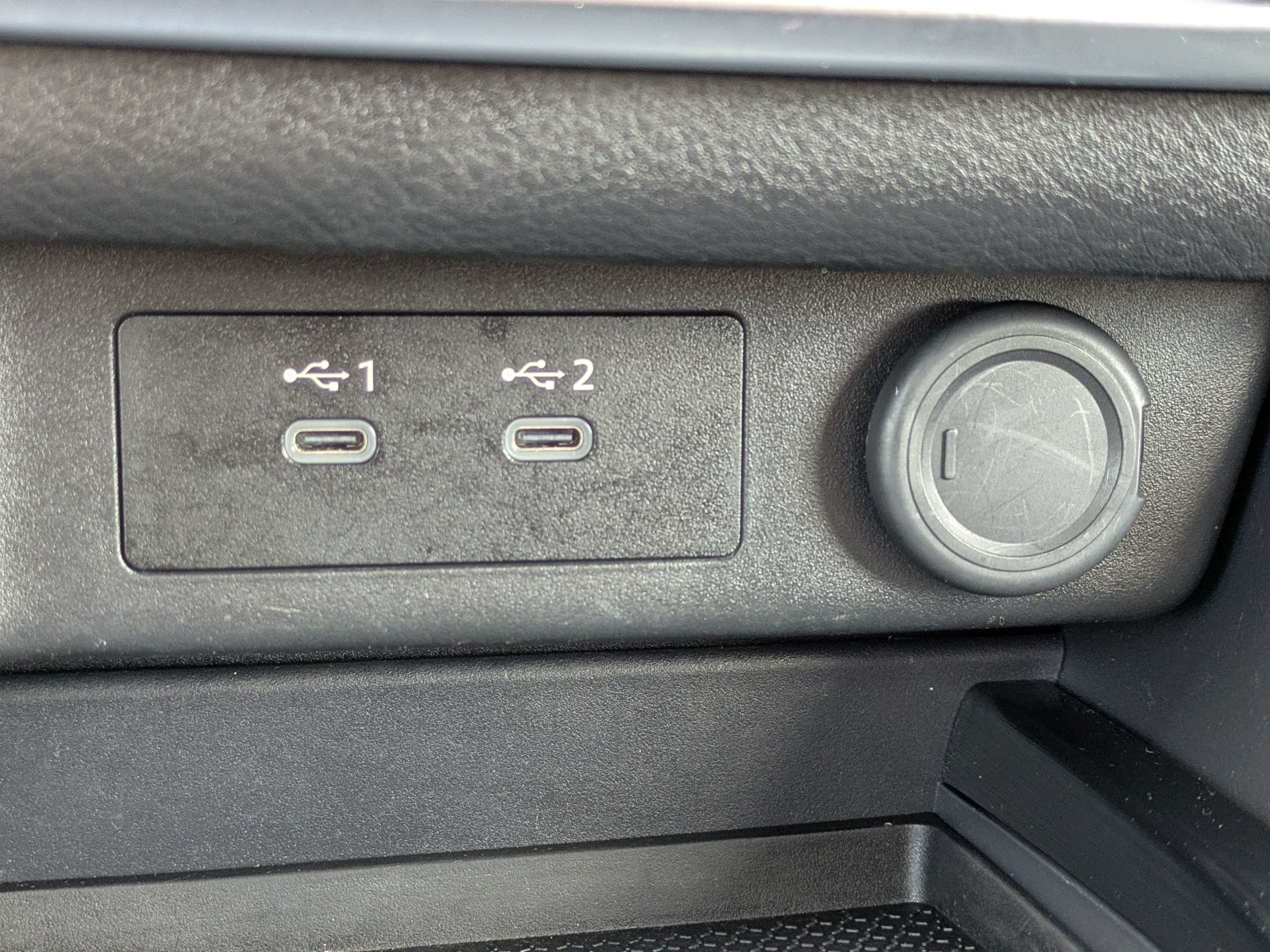 Used 2025 Nissan Rogue SV FWD image 33