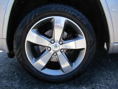 Used 2015 Jeep Grand Cherokee Overland AWD/4WD image 16