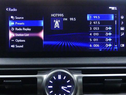 Used 2022 Lexus IS 500 image 13