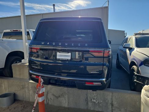 Used 2022 Jeep Wagoneer Series I w/ Premium Group I image 5