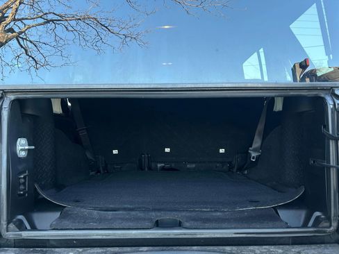 Used 2018 Jeep Wrangler Unlimited Sahara w/ Connectivity Group image 21