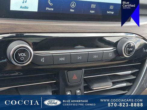 Certified 2020 Ford Escape Titanium AWD/4WD image 17