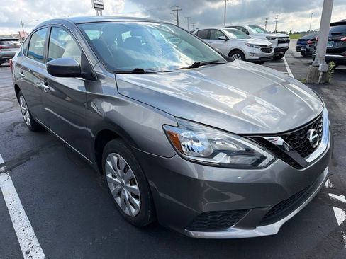 Used 2017 Nissan Sentra SV FWD image 3