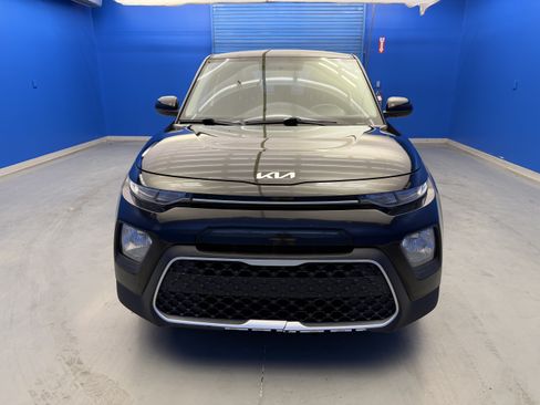 Used 2022 Kia Soul LX FWD image 3