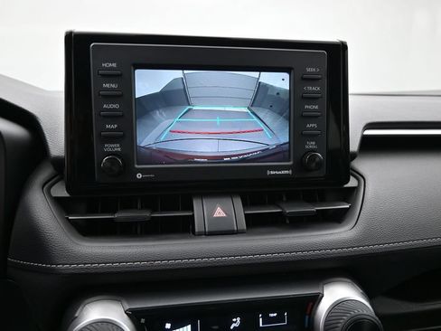 Used 2021 Toyota RAV4 LE AWD/4WD image 11
