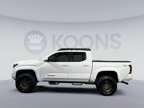 Used 2024 Toyota Tacoma TRD Sport w/ TRD Sport Upgrade Package image 2