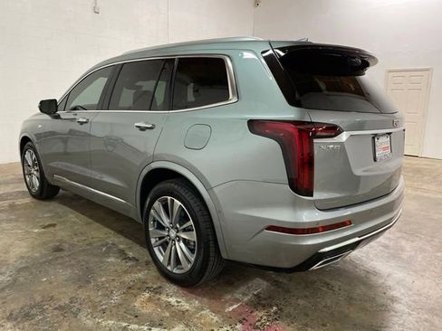 Used 2025 Cadillac XT6 Premium Luxury w/ Technology Package FWD image 3