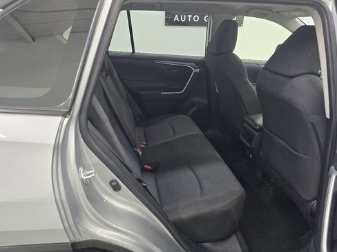 Used 2019 Toyota RAV4 LE image 27