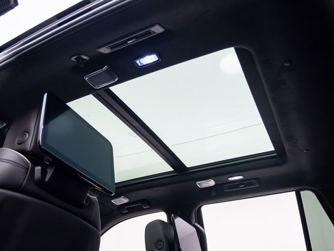 Certified 2026 Cadillac Escalade Platinum Luxury w/ LPO, Floor Liner Package AWD/4WD image 19