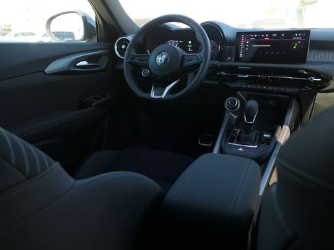 Used 2025 Alfa Romeo Tonale AWD/4WD image 18
