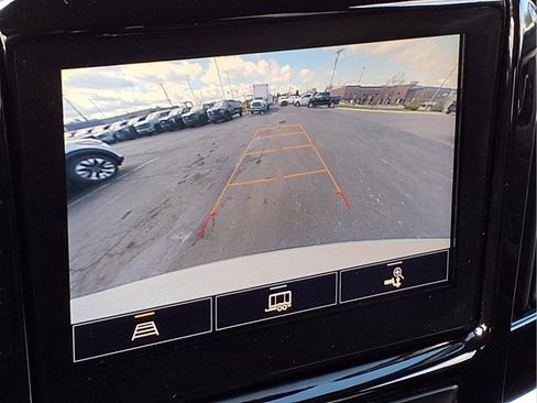 Used 2023 Chevrolet Traverse LT AWD/4WD image 19