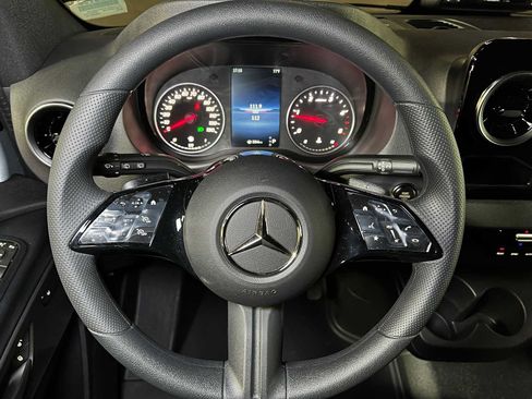 Used 2025 Mercedes-Benz Sprinter 2500 image 26