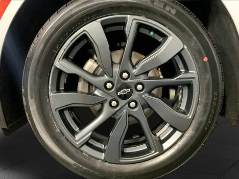 Used 2023 Chevrolet Equinox RS FWD image 9