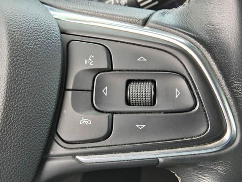 Used 2021 Buick Encore GX Preferred w/ Cold Weather Comfort Package FWD image 19