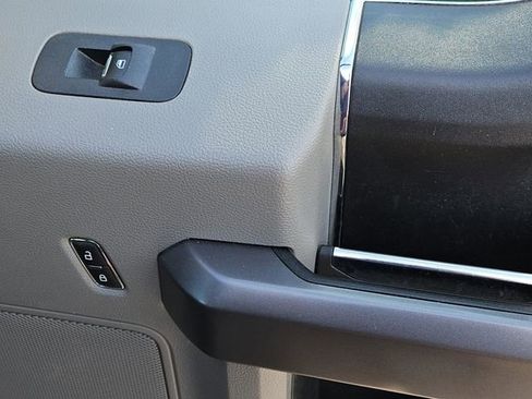 Used 2020 Ford F150 XLT image 32