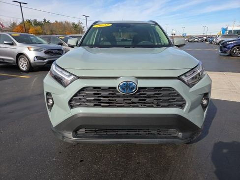 Used 2022 Toyota RAV4 XLE Premium image 2