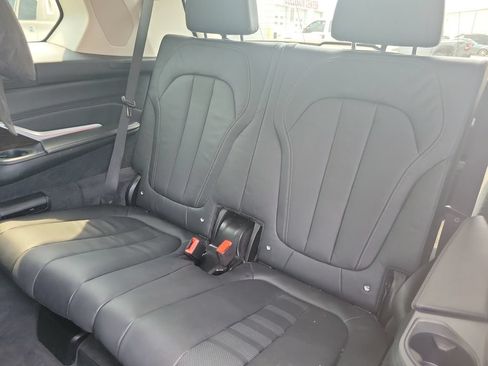 Used 2020 BMW X7 xDrive40i w/ Premium Package AWD/4WD image 18