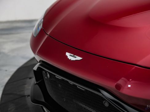 Used 2019 Aston Martin V8 Vantage Coupe RWD image 37