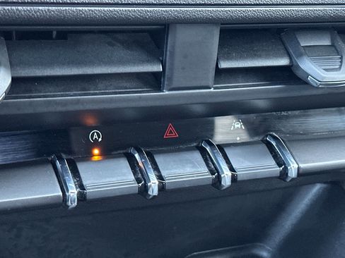 Used 2023 Chevrolet Colorado W/T image 19