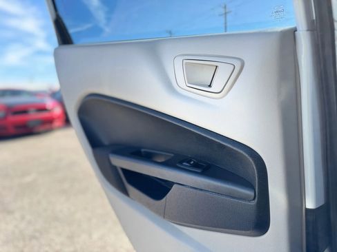 Used 2012 Ford Fiesta SE image 23