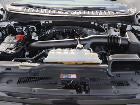 Used 2025 Ford Expedition Active image 40