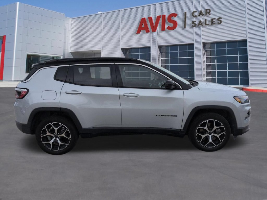 Used 2025 Jeep Compass Limited AWD/4WD image 5