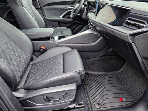 Used 2025 Audi SQ5 Prestige image 40