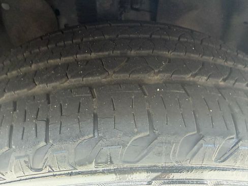 Used 2011 Jeep Grand Cherokee Overland AWD/4WD image 15