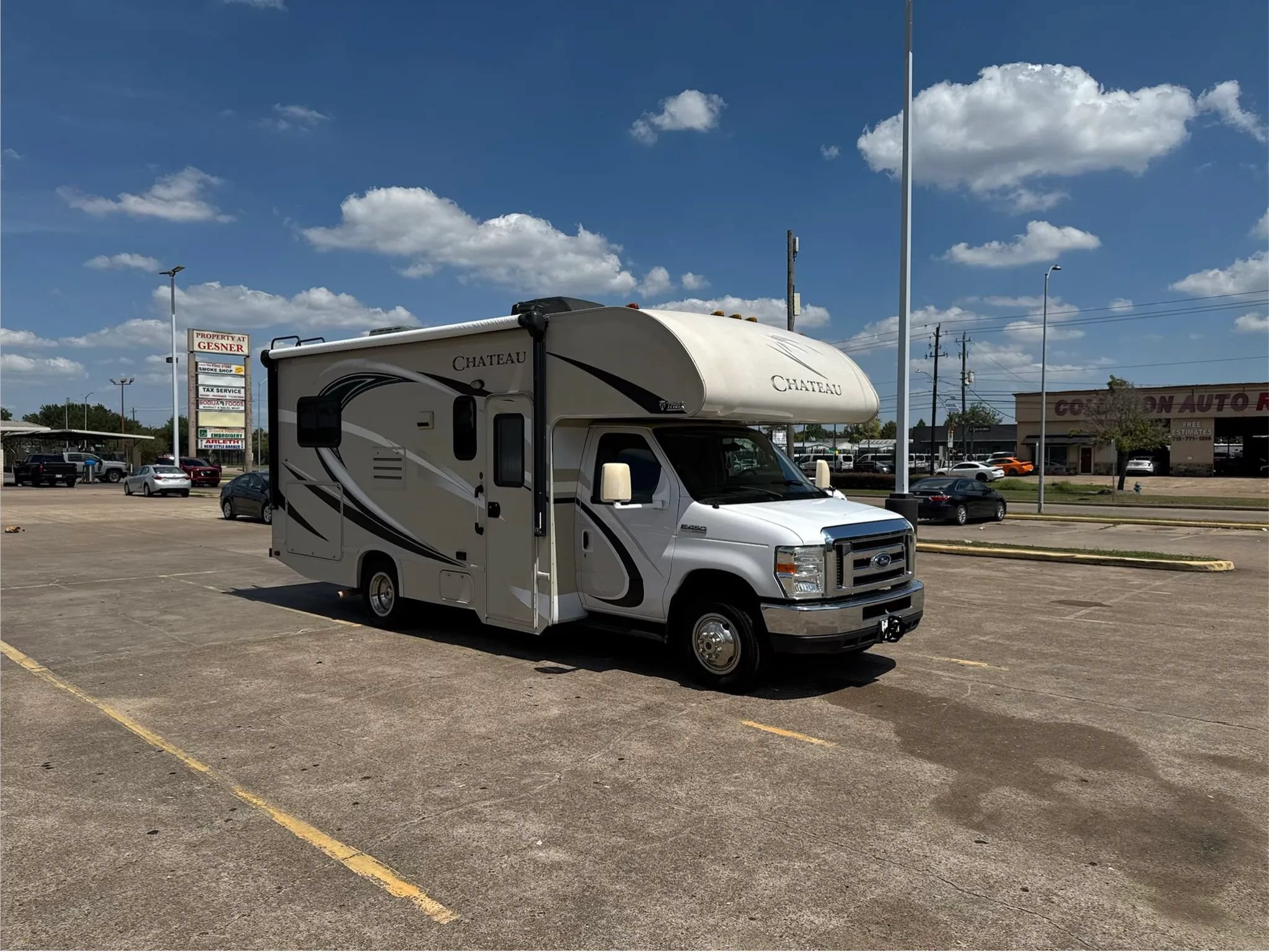 Used 2017 Ford E-450 and Econoline 450 Super Duty w/ Motorhome Prep Package RWD image 11