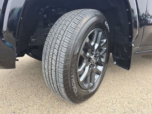 Used 2025 Toyota Tundra Platinum image 32