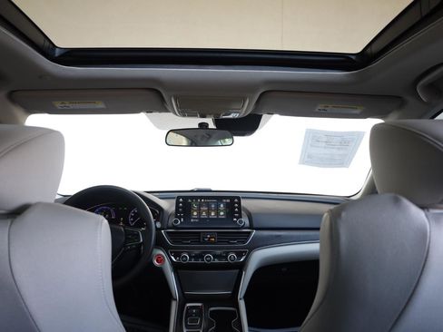 Used 2019 Honda Accord EX image 28