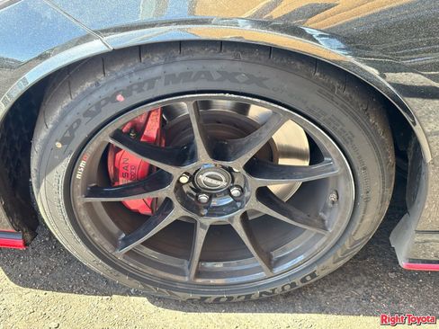 Used 2024 Nissan Z NISMO w/ Floor Mat Package RWD image 8