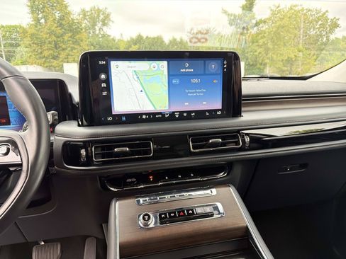 Used 2025 Lincoln Aviator Reserve w/ Equipment Group 201A AWD/4WD image 22